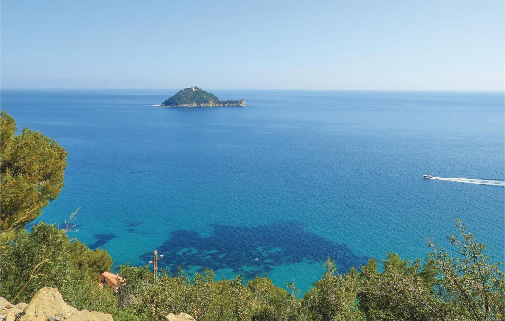 Amazing Apartment In Albenga With Wifi Eksteriør billede