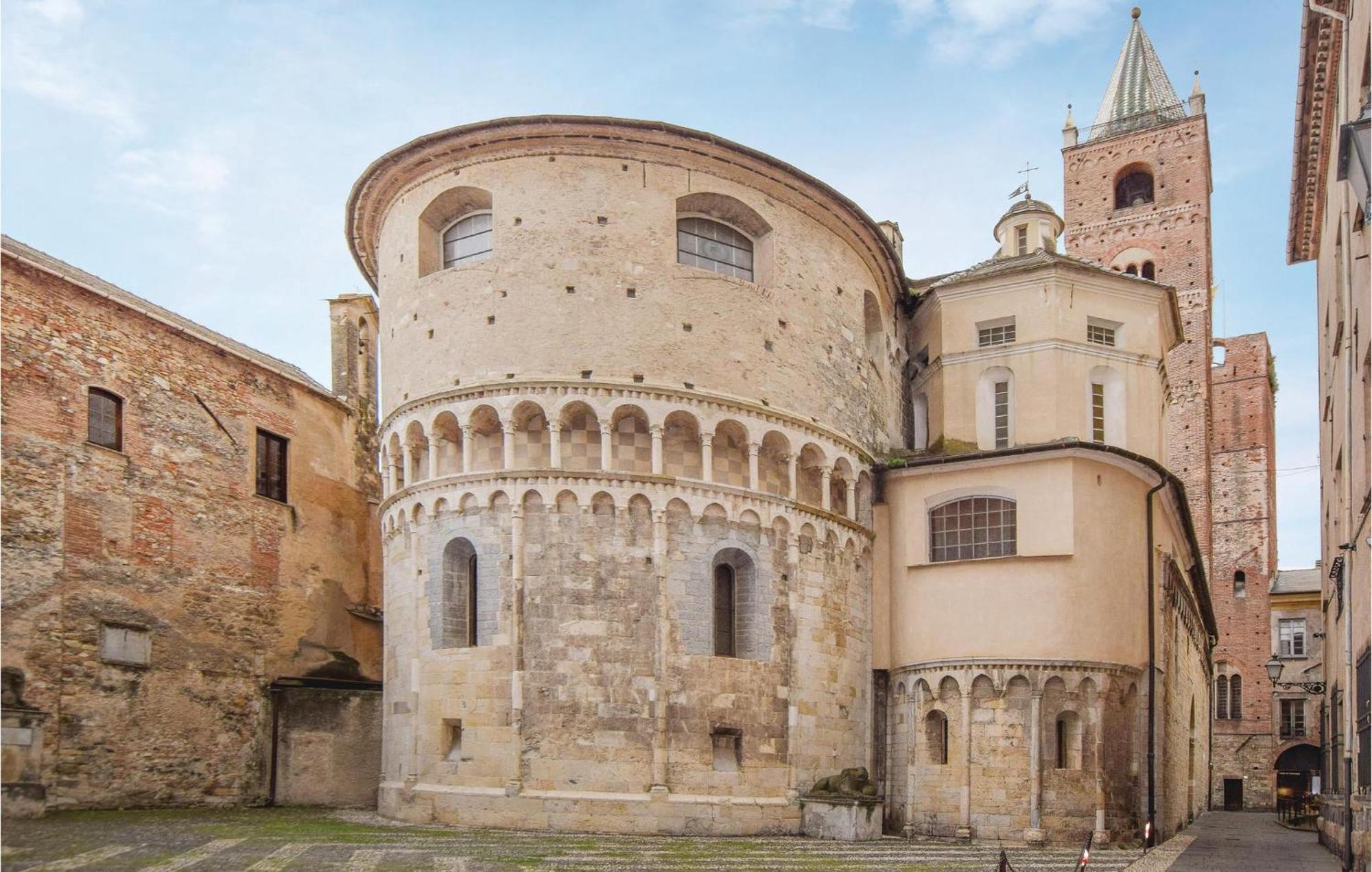 Amazing Apartment In Albenga With Wifi Eksteriør billede
